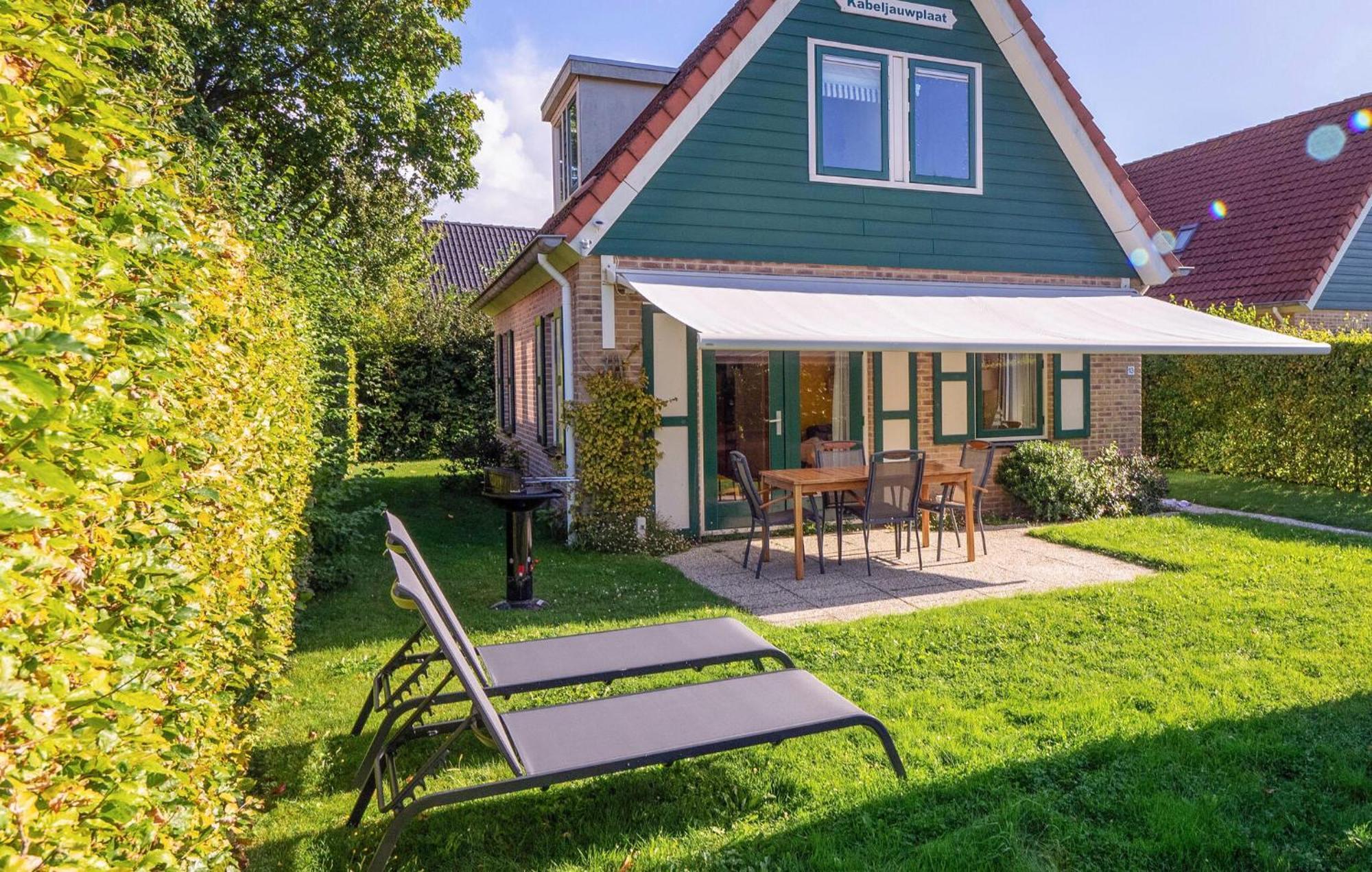 3 Bedroom Lovely Home In Zonnemaire Exterior photo